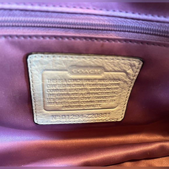 Vintage Coach Purse. From early 2000’s, unique & stylish. - Picture 4 of 9